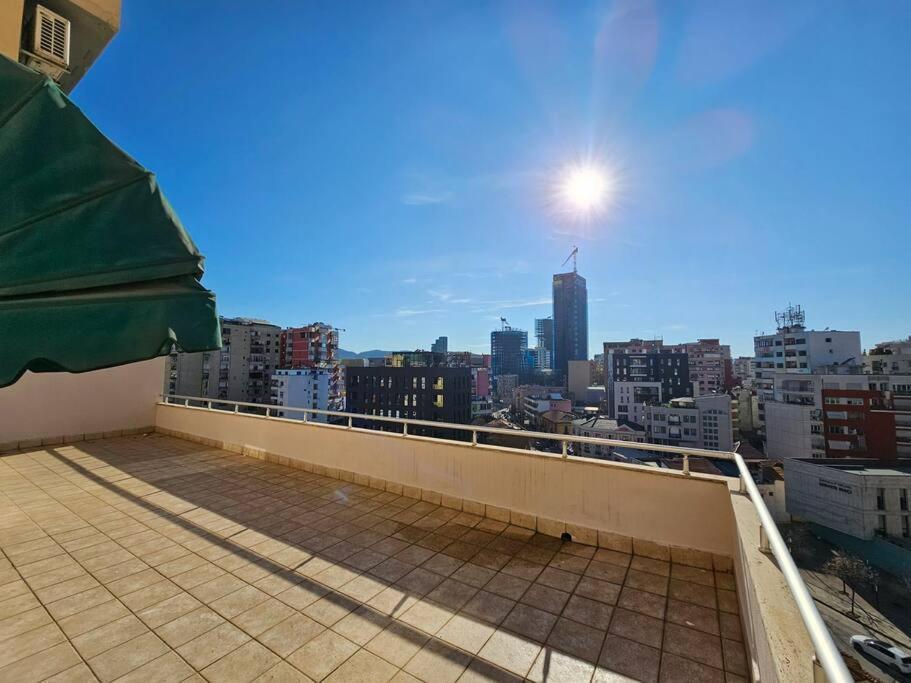 Central Apartment ティラナ エクステリア 写真