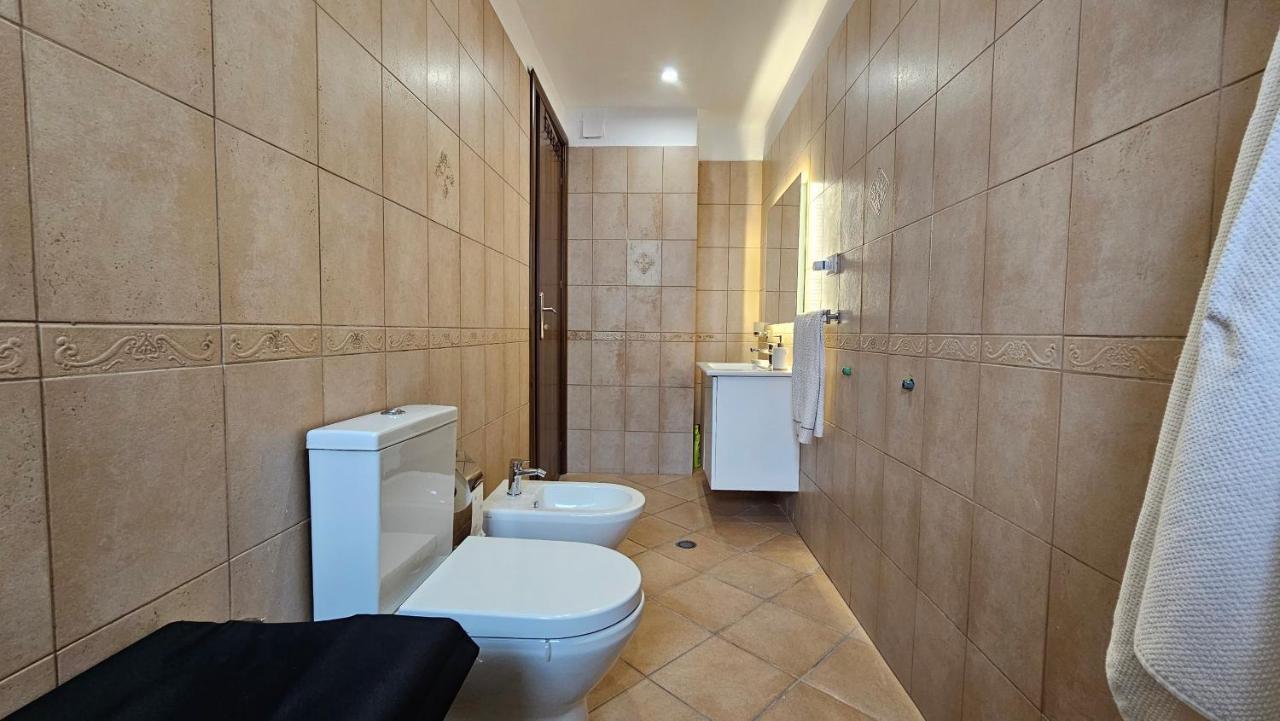 Central Apartment ティラナ エクステリア 写真